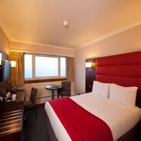 Glasgow Pond Hotel