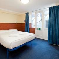 Crestfield Hotel