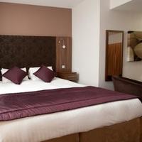 The Stanwell, Heathrow