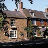 Old Wisteria Hotel