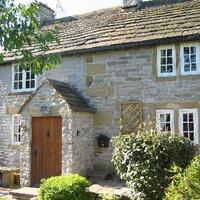 16th Century Craven Cottage (Sleeps 6)