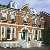 Lay Your Hat Serviced Apartments- Osborne Lodge